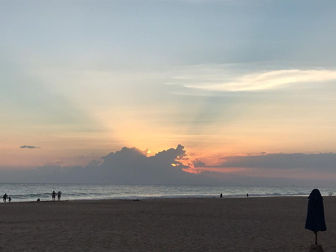 Unawatuna AC Rooms beach front
