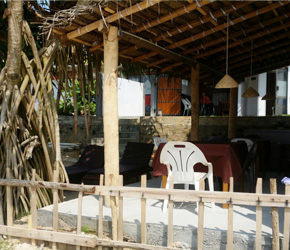 Unawatuna AC Rooms beach front