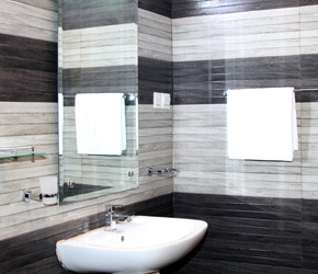 Unawatuna AC Rooms beach front